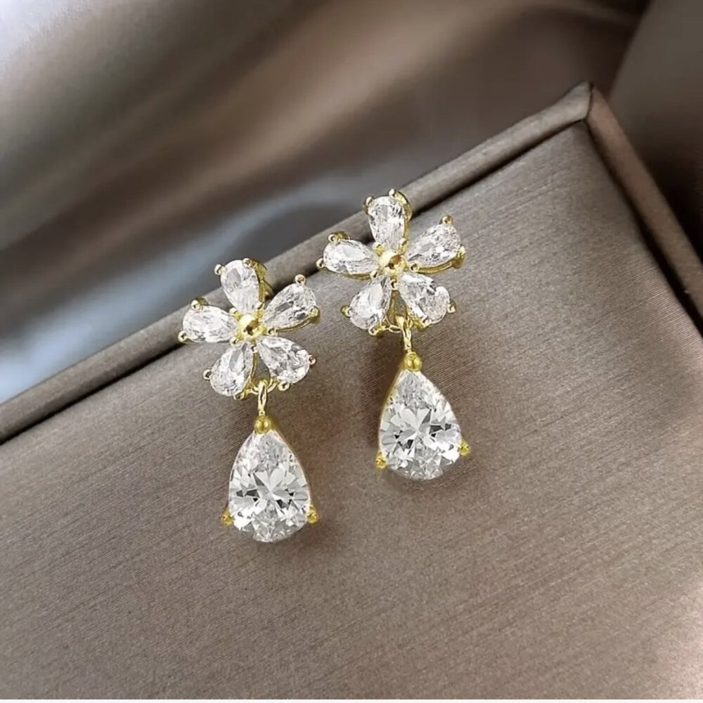 Flower Shape and Droplet Shape Shiny Zircon Dangle Earrings for women